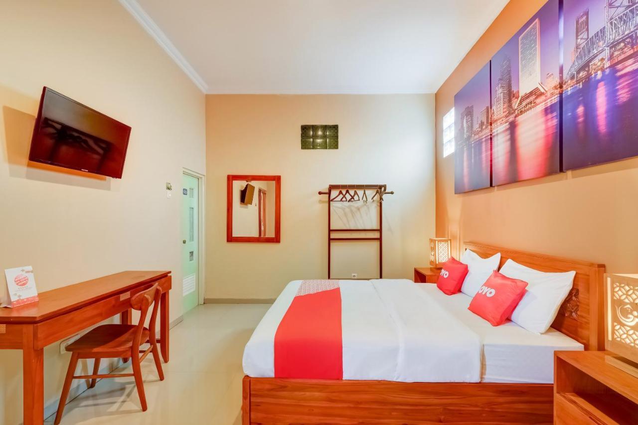 Super Oyo 3496 Griya Gayatri Syariah Hotel Mlati Exterior foto