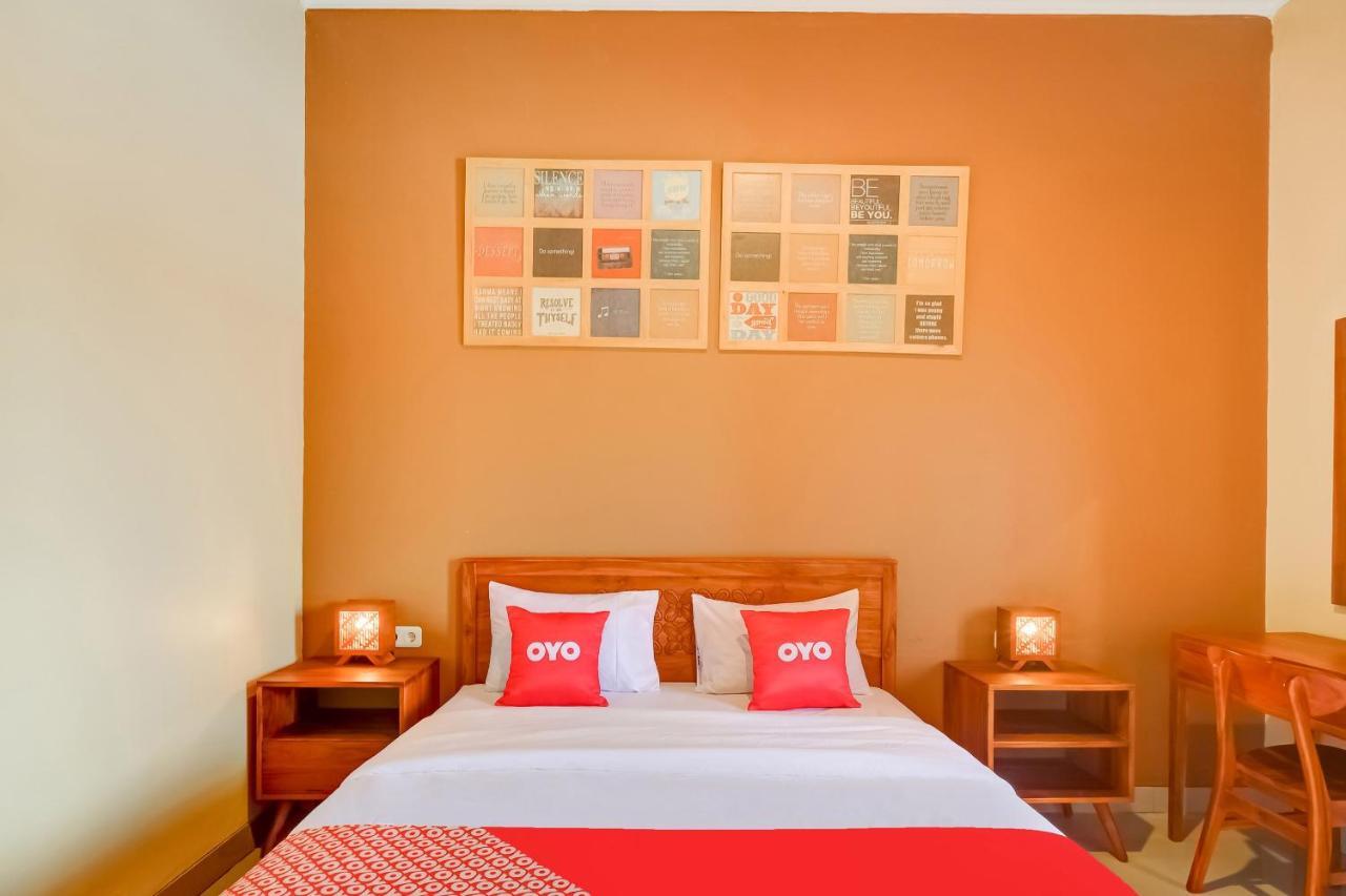 Super Oyo 3496 Griya Gayatri Syariah Hotel Mlati Exterior foto