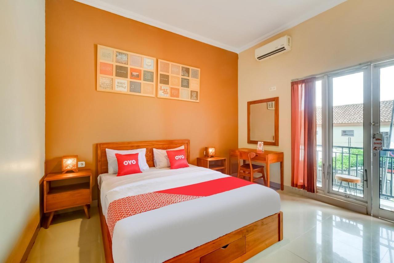Super Oyo 3496 Griya Gayatri Syariah Hotel Mlati Exterior foto