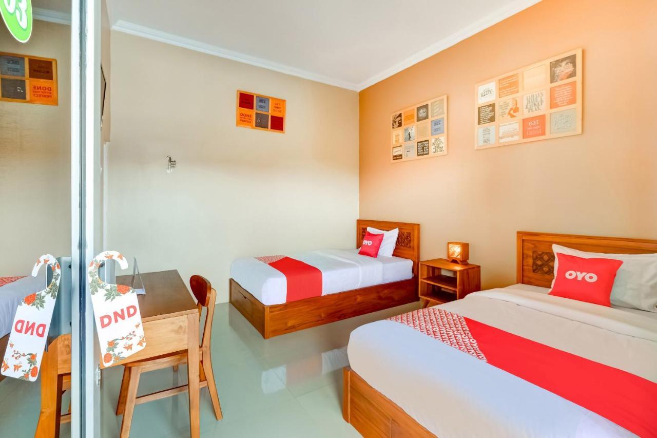 Super Oyo 3496 Griya Gayatri Syariah Hotel Mlati Exterior foto