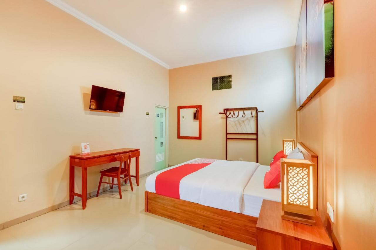 Super Oyo 3496 Griya Gayatri Syariah Hotel Mlati Exterior foto