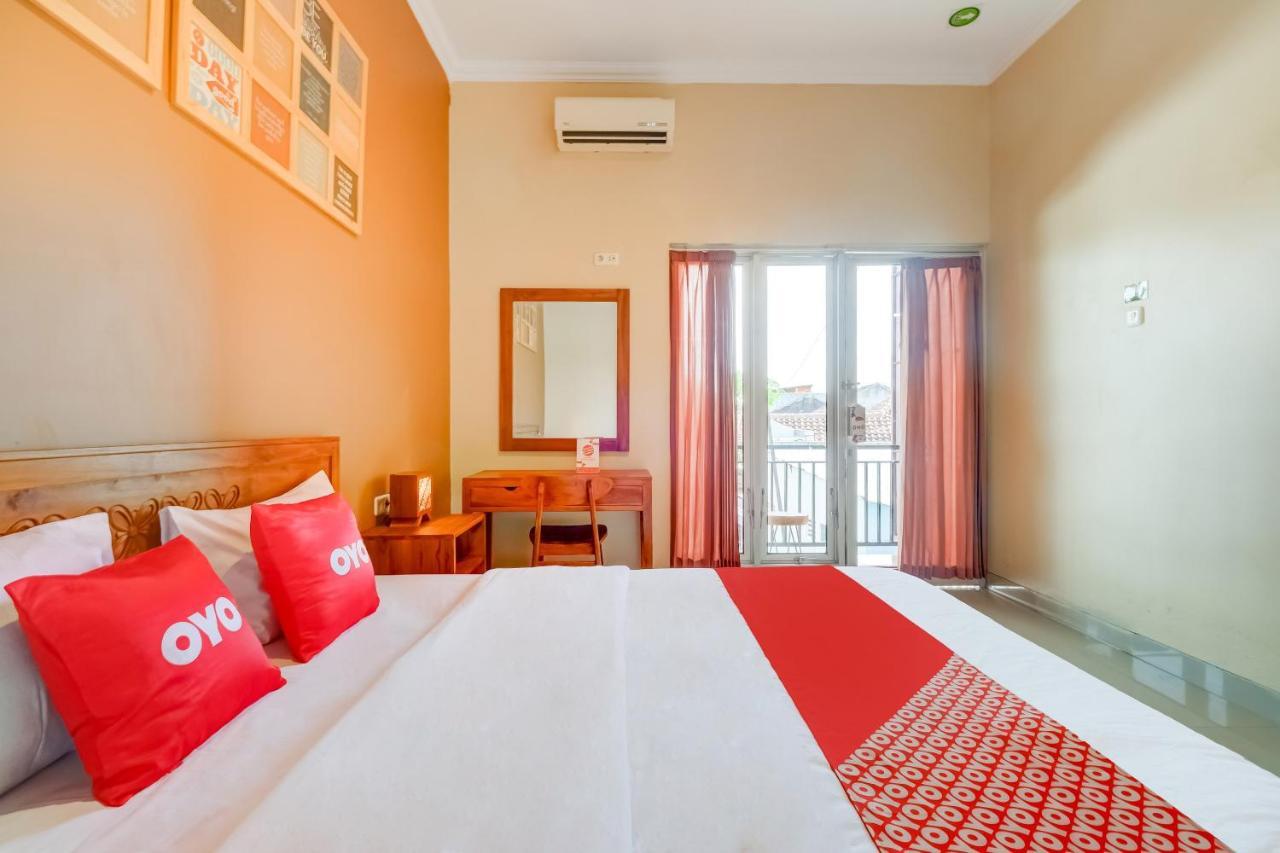 Super Oyo 3496 Griya Gayatri Syariah Hotel Mlati Exterior foto